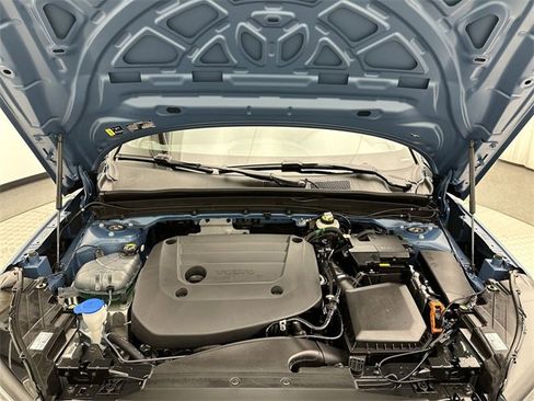 Certified 2025 Volvo XC40 B5 Plus image 26
