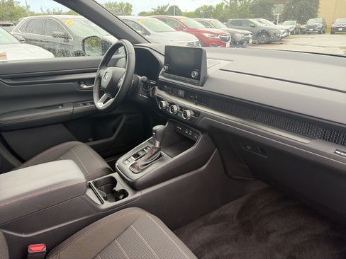 Used 2025 Honda CR-V Sport image 14