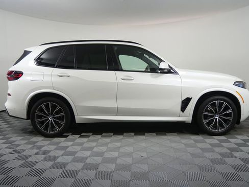 Used 2025 BMW X5 xDrive40i image 2
