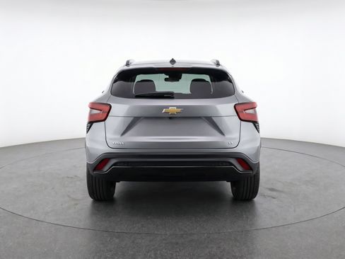Used 2025 Chevrolet Trax LT FWD image 7