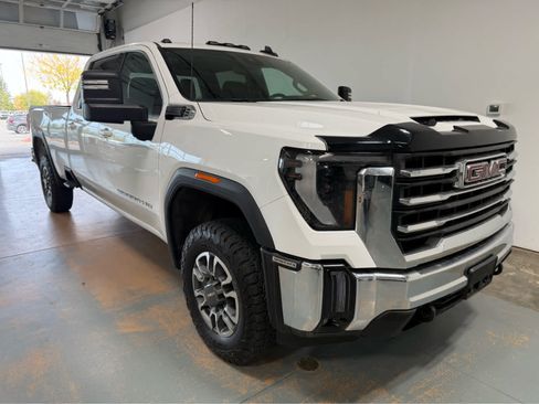Used 2024 GMC Sierra 3500 SLE w/ SLE Value Package AWD/4WD image 5