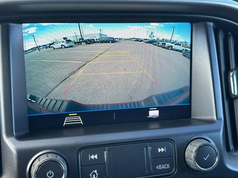 Used 2022 Chevrolet Colorado LT w/ LT Convenience Package image 21