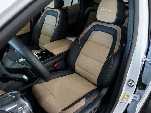 New 2026 Chevrolet Equinox ACTIV w/ Convenience Package III image 17