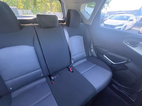 Used 2025 Kia Soul LX w/ LX Technology Package FWD image 34