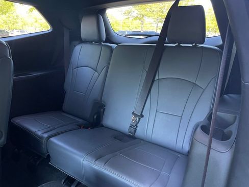 Used 2024 Buick Enclave Premium AWD/4WD image 25