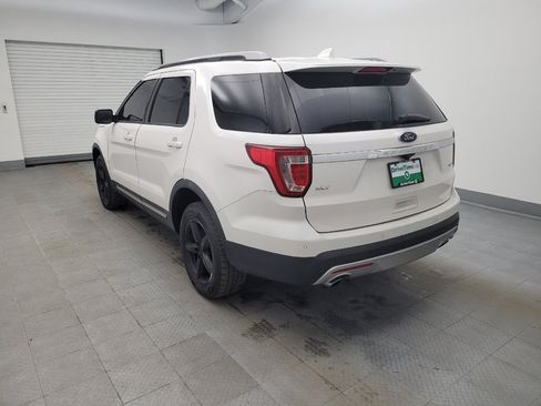 Used 2017 Ford Explorer XLT w/ Equipment Group 202A image 5