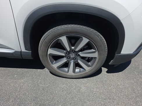 Used 2023 Honda Pilot Touring image 9
