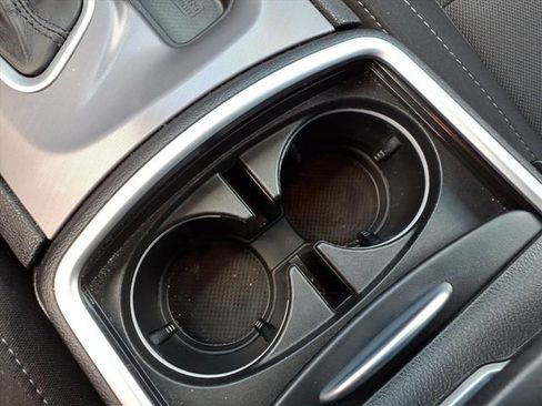 Used 2022 Dodge Charger SXT w/ Driver Convenience Group image 7