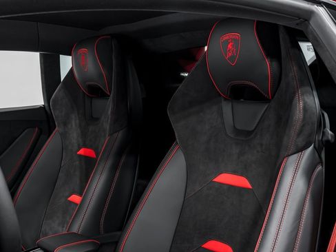 Used 2023 Lamborghini Huracan Tecnica RWD image 19