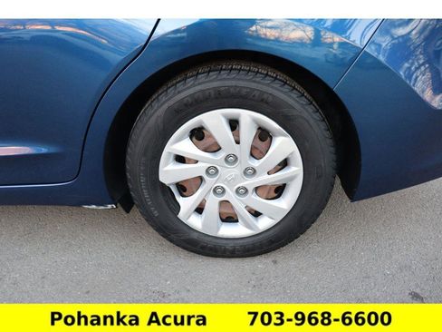 Used 2017 Hyundai Elantra SE image 24