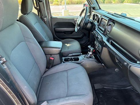 Used 2019 Jeep Wrangler Unlimited Sport S AWD/4WD image 30