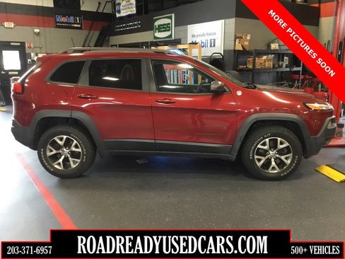 Used 2016 Jeep Cherokee Trailhawk w/ Comfort/Convenience Group AWD/4WD image 1