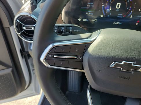 Used 2025 Chevrolet Equinox ACTIV w/ Convenience Package III image 25