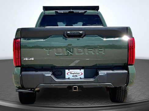 Used 2022 Toyota Tundra SR5 w/ SR5 Convenience Package AWD/4WD image 4