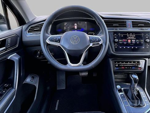 Used 2024 Volkswagen Tiguan SE FWD image 6