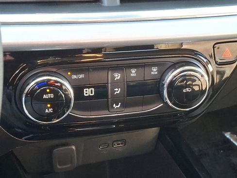 Used 2024 Chevrolet Trax LT image 15