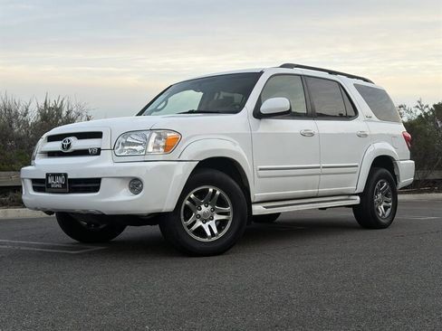 Used 2007 Toyota Sequoia SR5 image 2