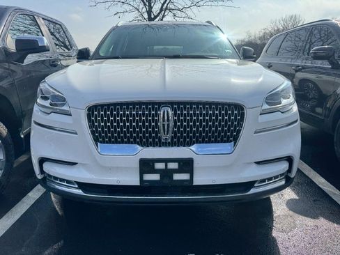 Used 2020 Lincoln Aviator Reserve w/ Equipment Group 201A image 2