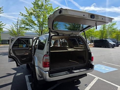 Used 2000 Toyota 4Runner Limited AWD/4WD image 27