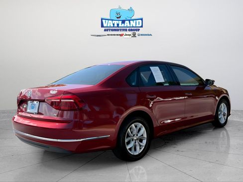 Used 2018 Volkswagen Passat 2.0T S FWD image 5