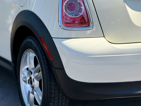 Used 2011 MINI Cooper Hardtop FWD image 12