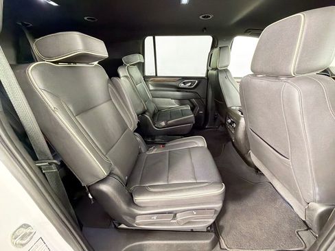 Used 2023 Chevrolet Suburban Premier image 30