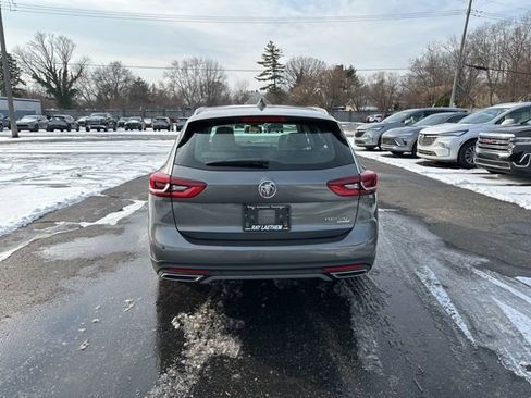 Used 2019 Buick Regal Essence w/ Driver Confidence Package I image 6