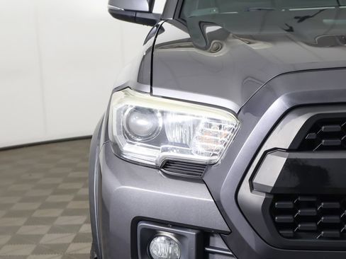 Used 2016 Toyota Tacoma TRD Off-Road w/ Towing Package AWD/4WD image 11