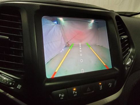 Used 2014 Jeep Cherokee Trailhawk w/ Technology Group image 12