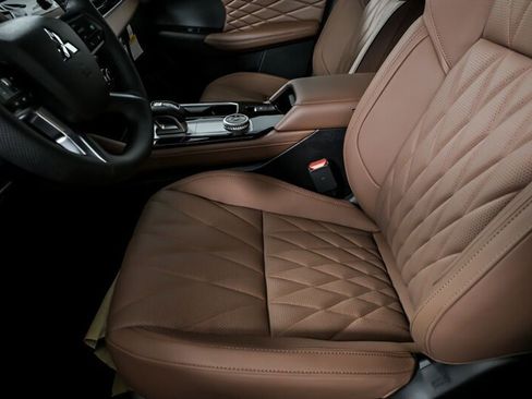 New 2025 Mitsubishi Outlander SEL image 13