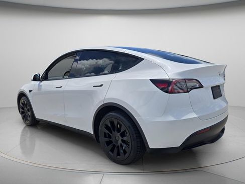 Used 2022 Tesla Model Y Long Range AWD/4WD image 7