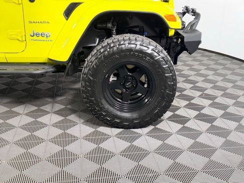 Used 2023 Jeep Wrangler Unlimited Sahara AWD/4WD image 12