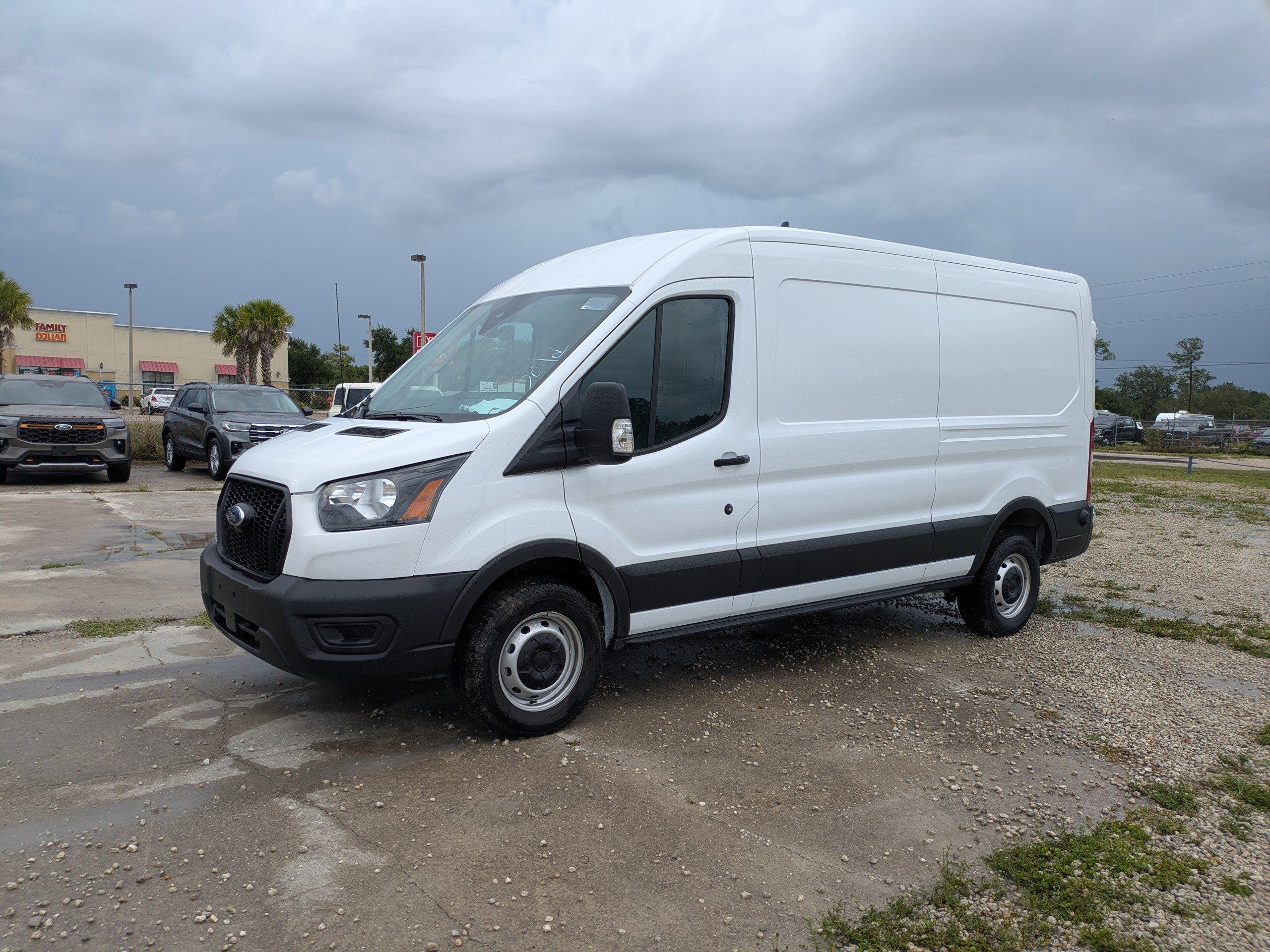Used 2024 Ford Transit 250 148 Medium Roof RWD image 8
