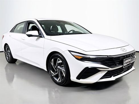 Used 2024 Hyundai Elantra Limited image 3