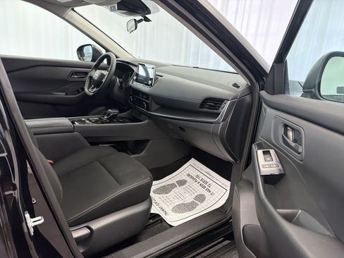Used 2026 Nissan Rogue S FWD image 10
