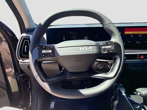 New 2026 Kia Sorento LX FWD image 11
