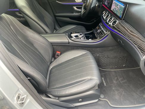 Used 2020 Mercedes-Benz E 350 4MATIC Sedan image 7