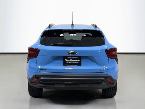 Used 2024 Chevrolet Trax RS w/ Sunroof Package FWD image 8