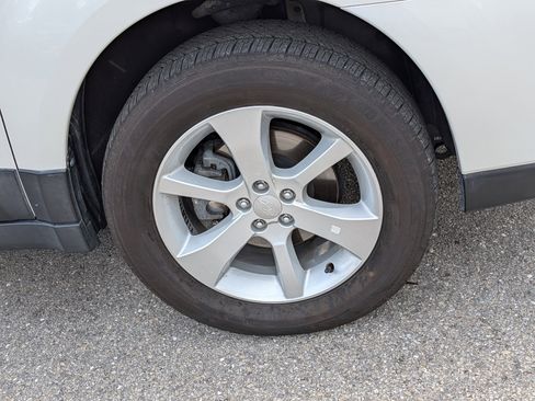 Used 2014 Subaru Outback 2.5i Premium AWD/4WD image 11