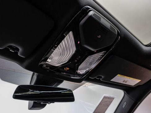 Used 2025 BMW 430i Coupe w/ Premium Package image 24