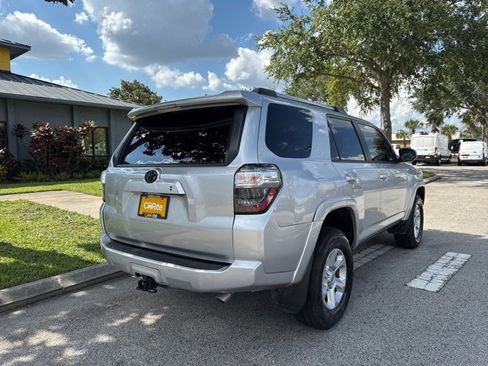 Used 2022 Toyota 4Runner SR5 image 7