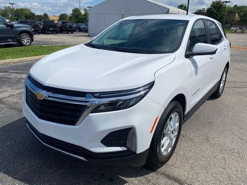 Used 2024 Chevrolet Equinox LT FWD image 3