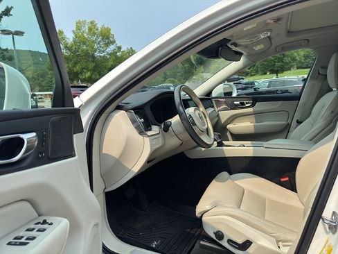 Used 2021 Volvo XC60 T5 Inscription w/ Advanced Package AWD/4WD image 10