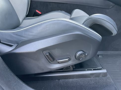 Used 2022 Volvo XC60 B5 R-Design image 14