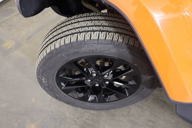 Used 2023 Jeep Wrangler Unlimited Sahara AWD/4WD image 41
