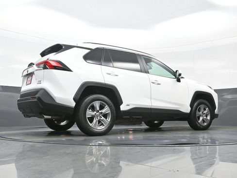Used 2024 Toyota RAV4 XLE AWD/4WD image 32
