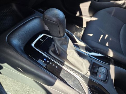 Used 2022 Toyota Corolla LE image 17