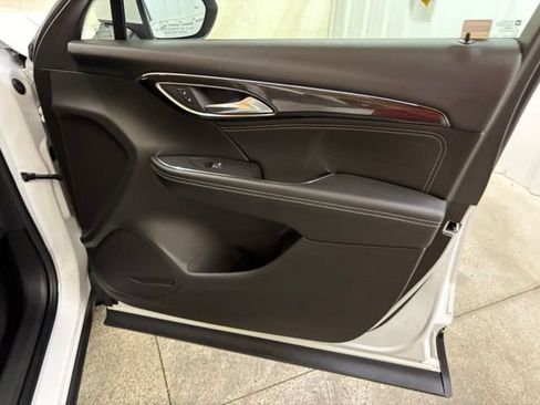 Used 2022 Buick Envision Preferred FWD image 27