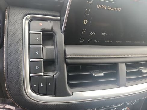 Used 2023 GMC Yukon XL AT4 w/ AT4 Premium Plus Package AWD/4WD image 30