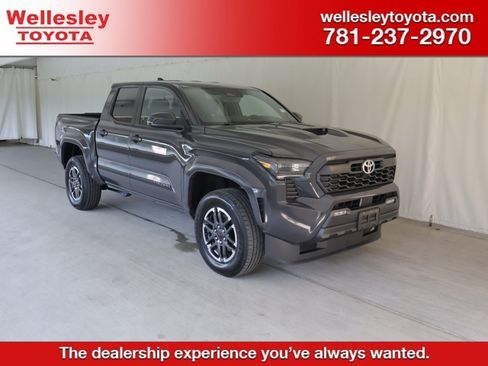 Used 2024 Toyota Tacoma TRD Sport w/ TRD Sport Upgrade Package AWD/4WD image 1